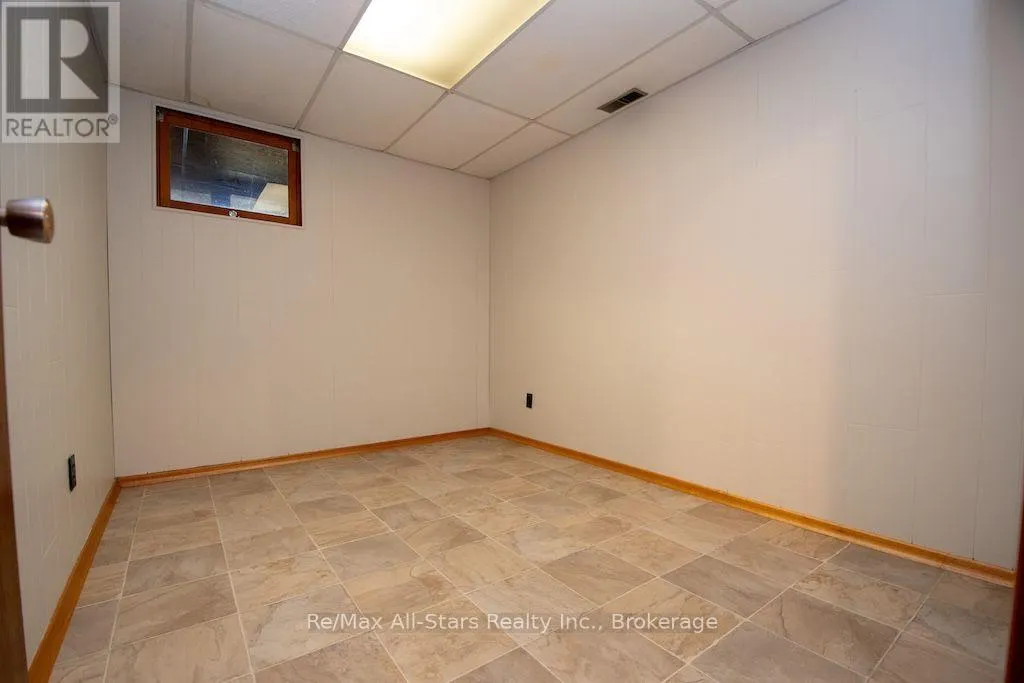 1067 FLEETWOOD ROAD