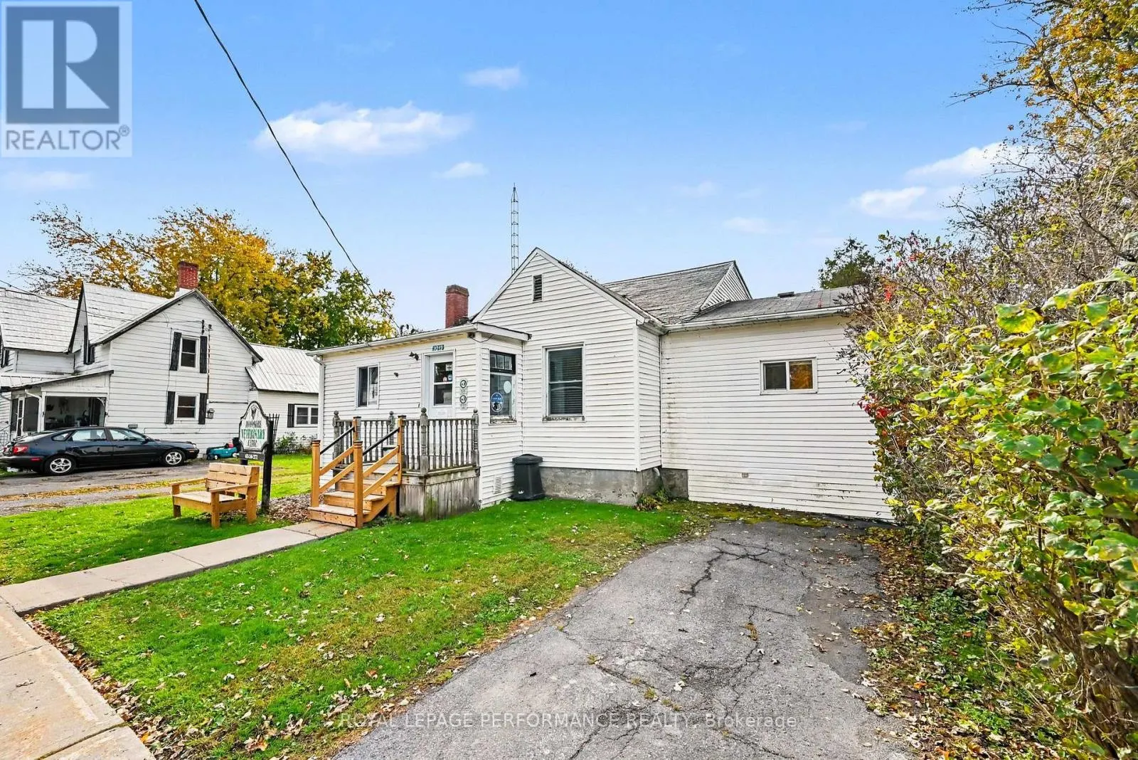 3212 MAIN STREET