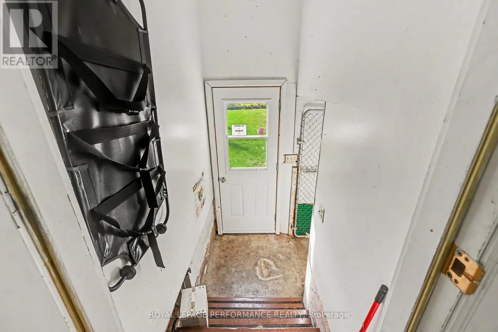 3212 MAIN STREET