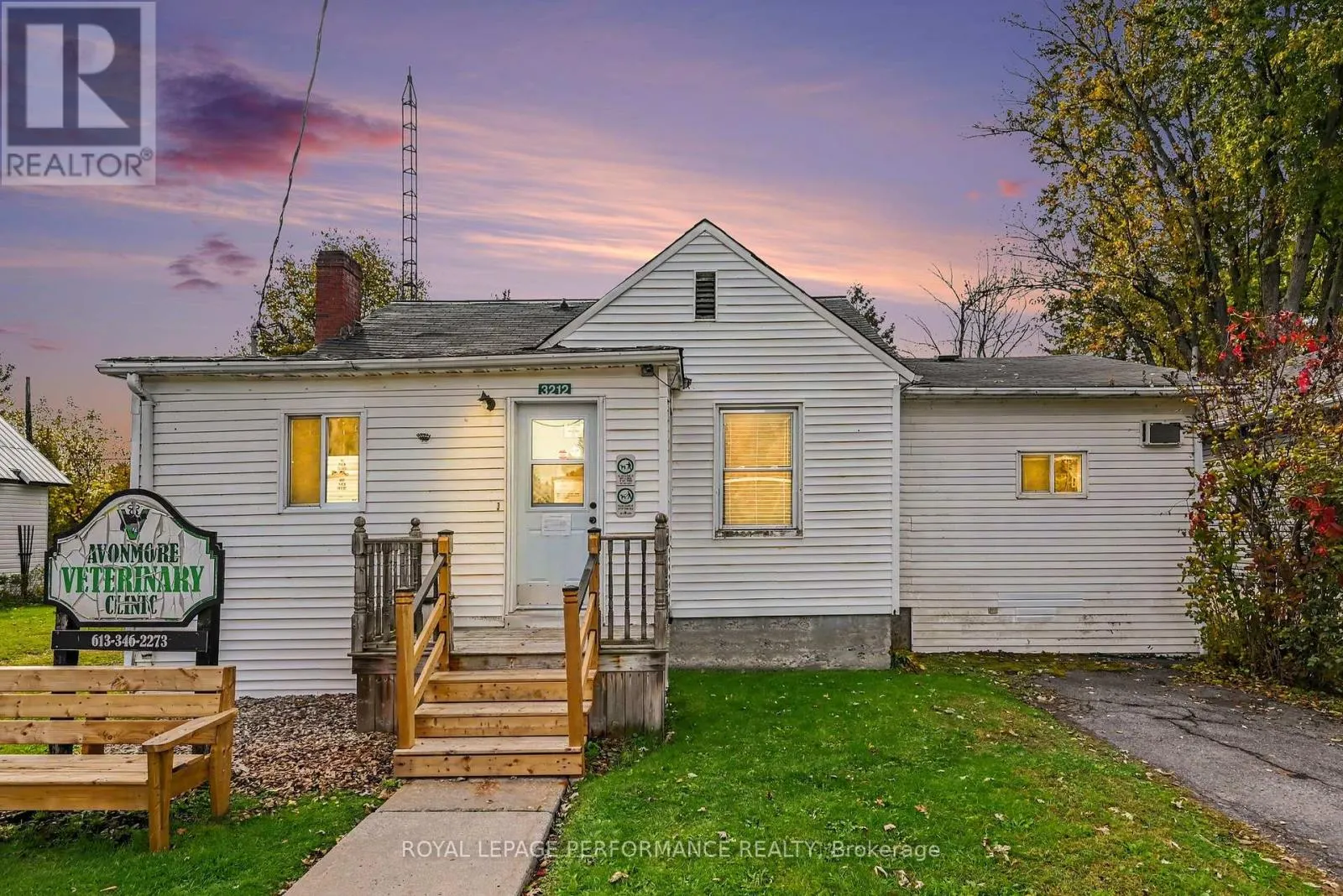 3212 MAIN STREET