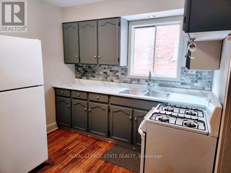 25 GLADSTONE AVENUE