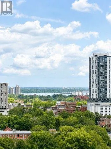 1201 - 150 CHARLTON AVENUE