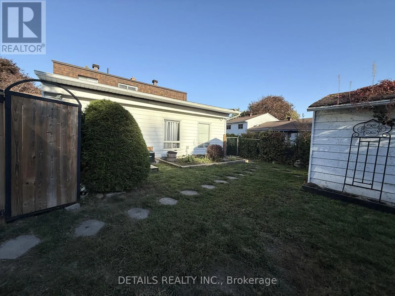 55 SAGINAW CRESCENT
