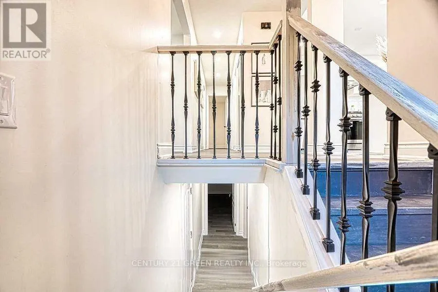 164 GARDINER DRIVE