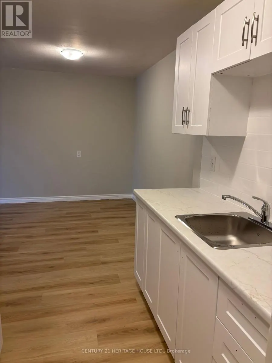 310 - 31 PARKSIDE DRIVE #310