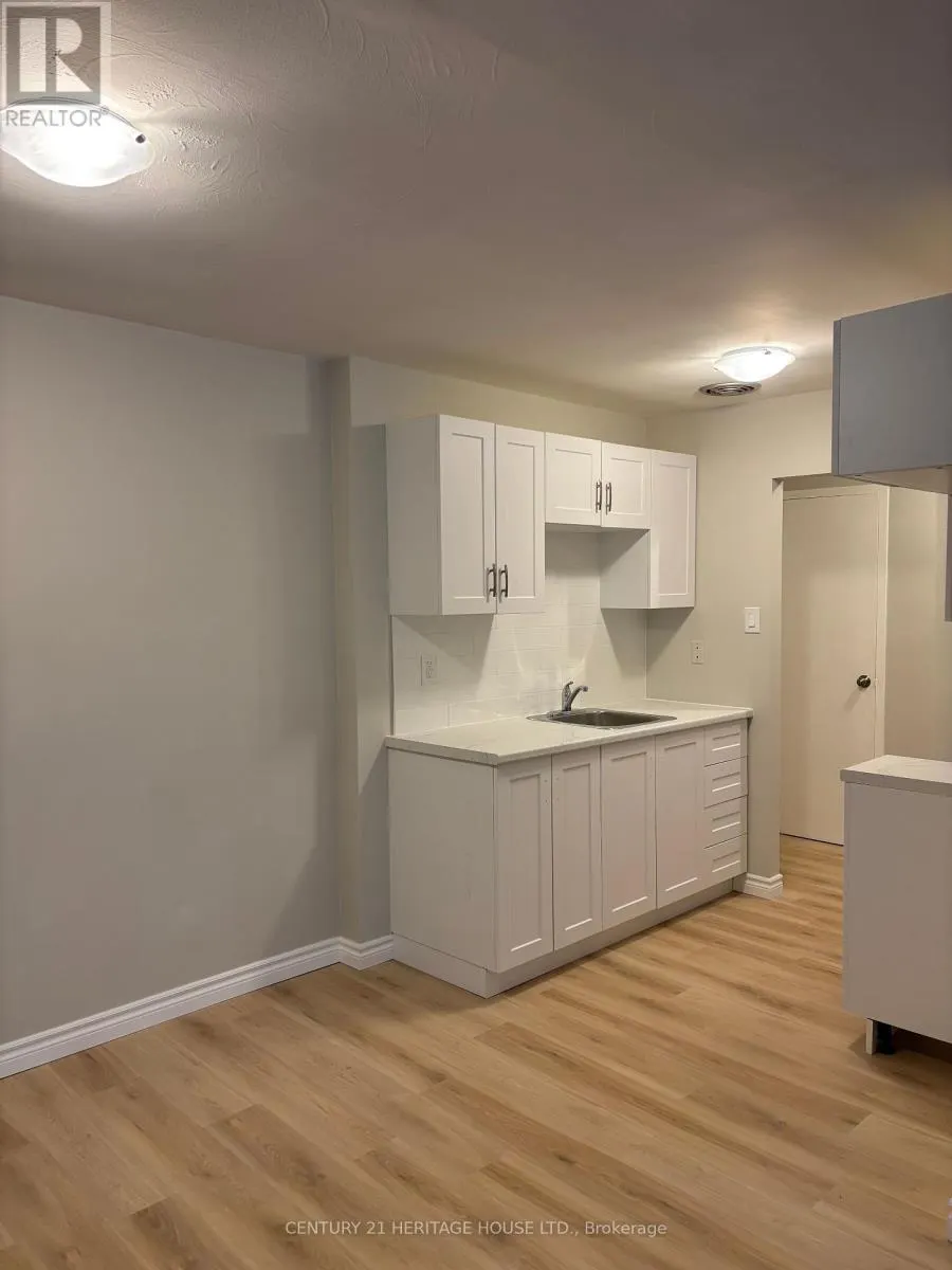 310 - 31 PARKSIDE DRIVE #310