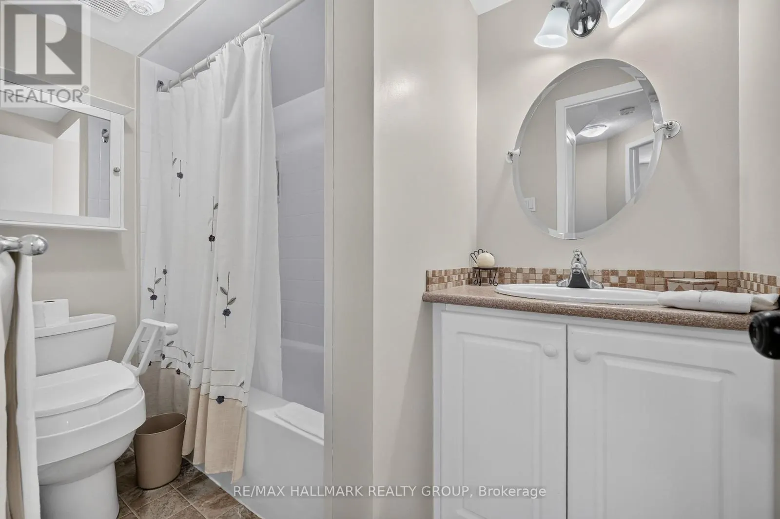 25A - 778 ST. ANDRE DRIVE