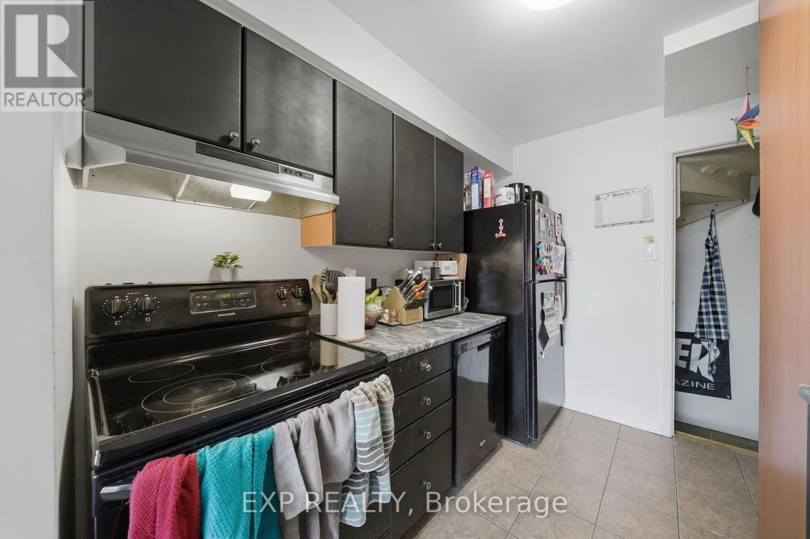 11 - 1675 HEATHERINGTON ROAD