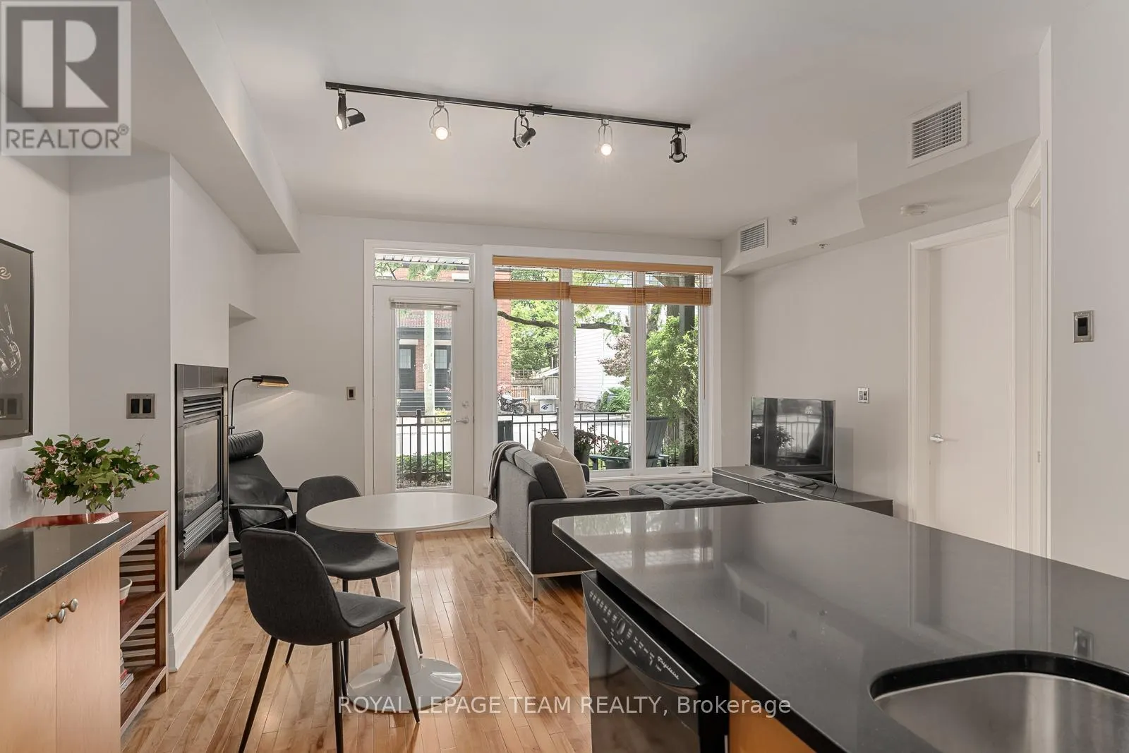 101 - 457 MCLEOD STREET