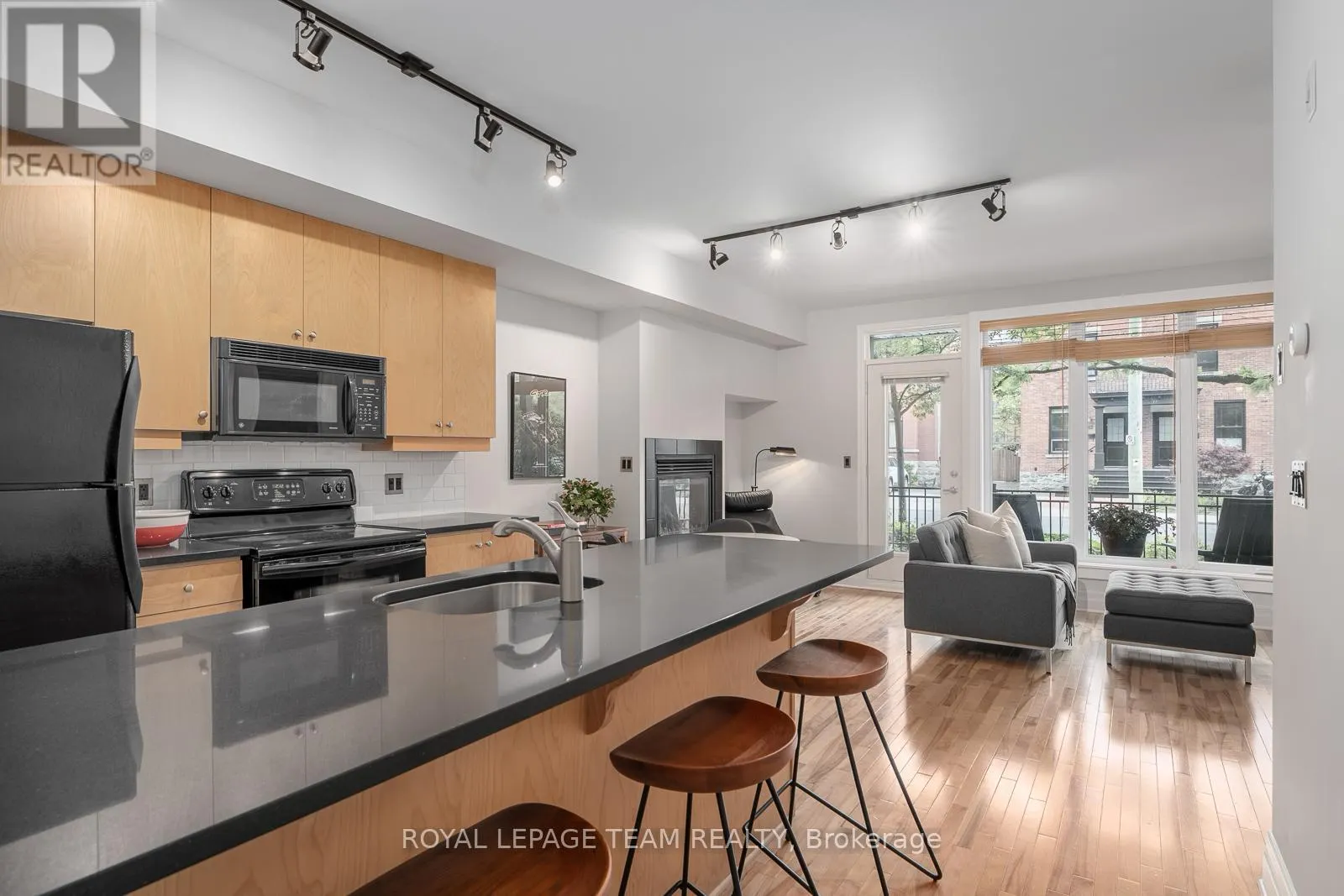 101 - 457 MCLEOD STREET
