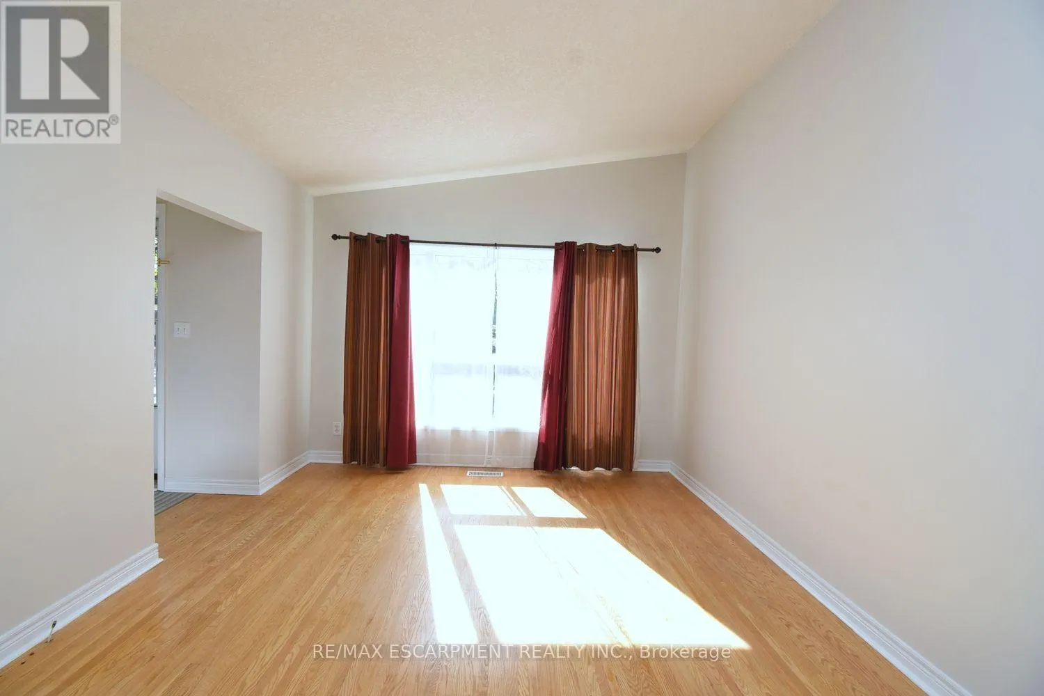 5 RONALDSHAY AVENUE
