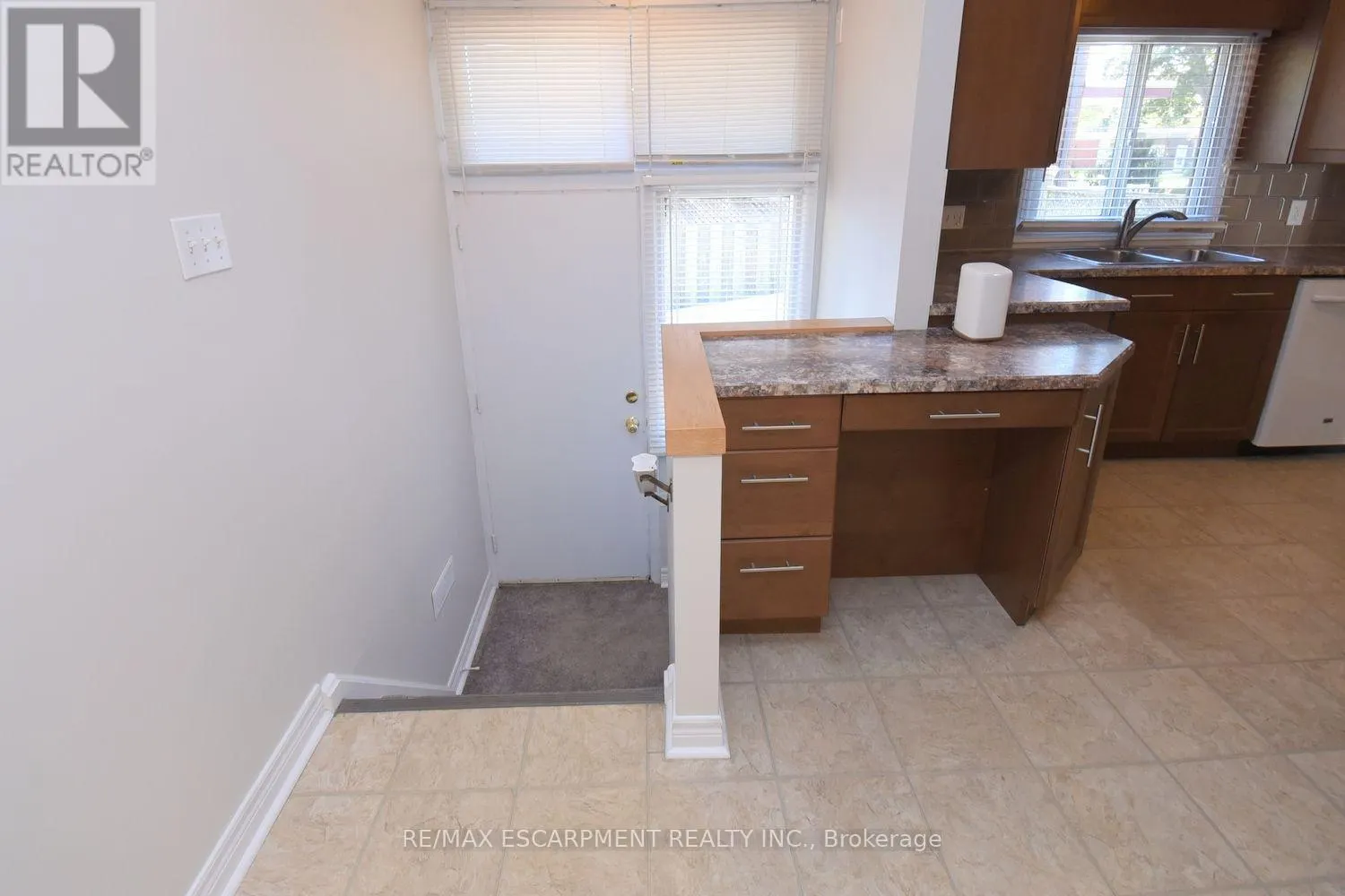5 RONALDSHAY AVENUE