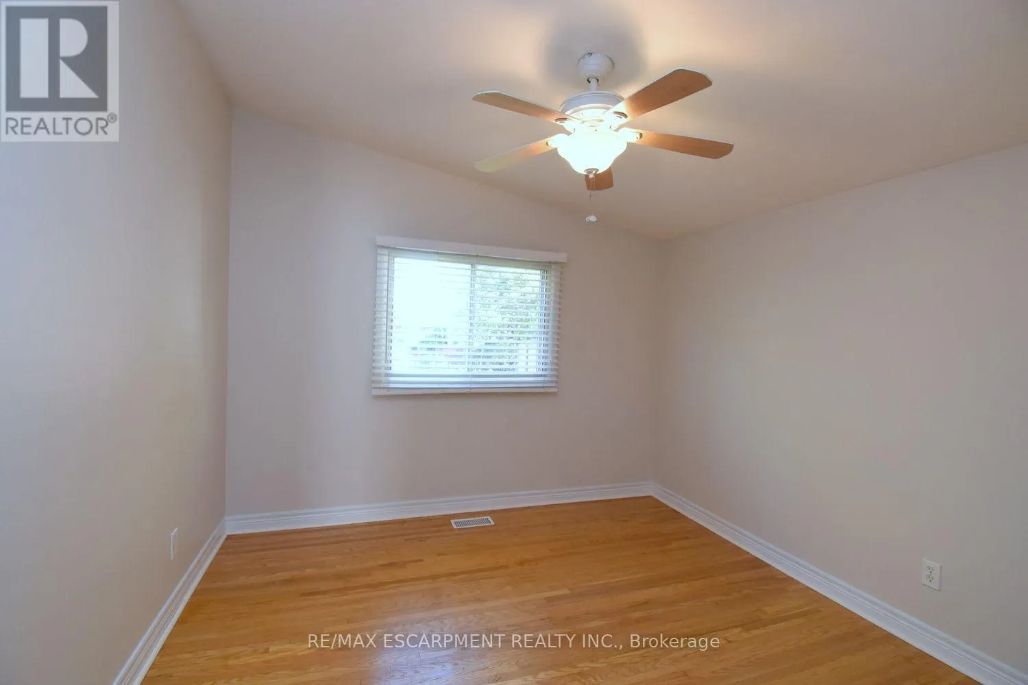 5 RONALDSHAY AVENUE