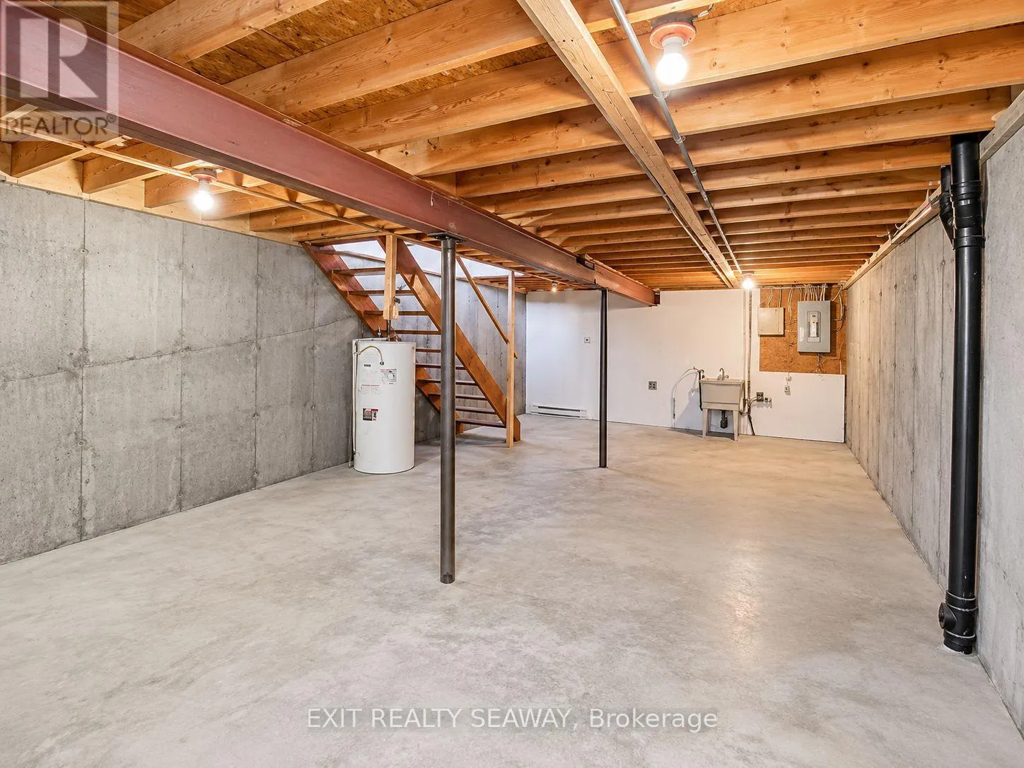219 LEMAY STREET