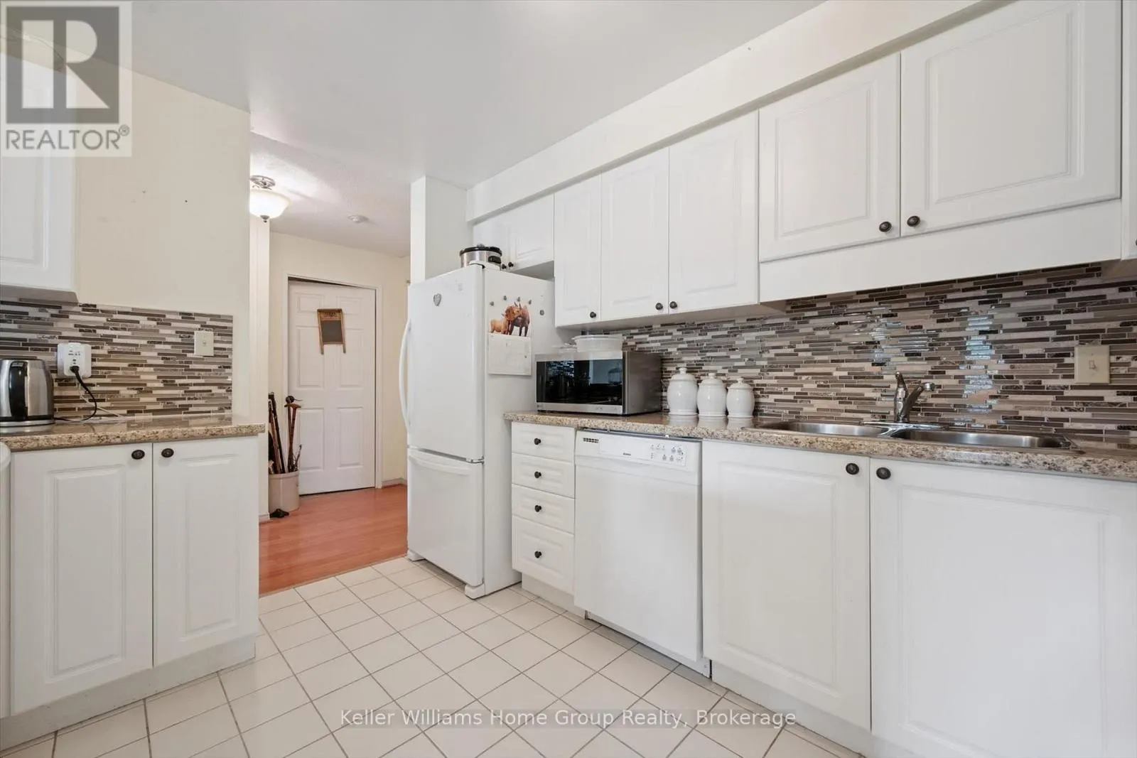 305 - 245 QUEEN STREET W #305