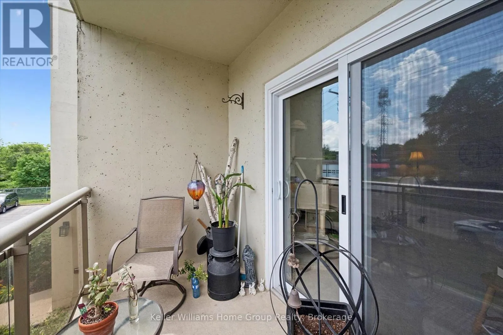 305 - 245 QUEEN STREET W #305