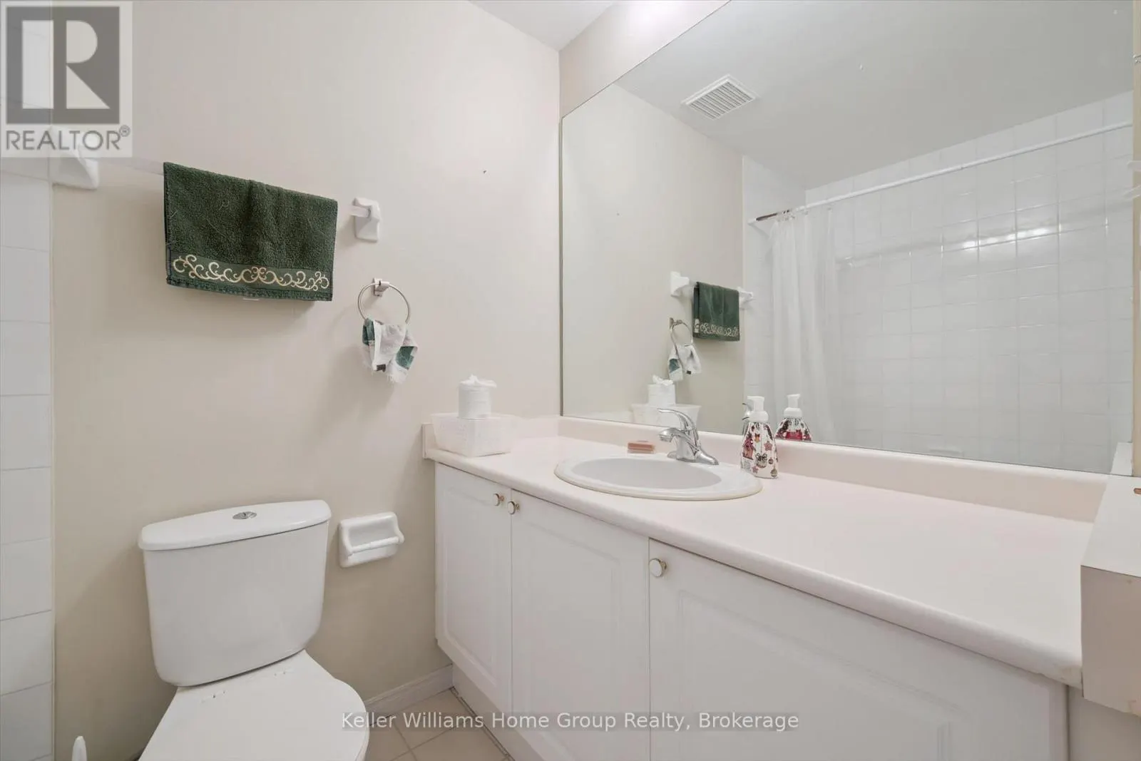 305 - 245 QUEEN STREET W #305
