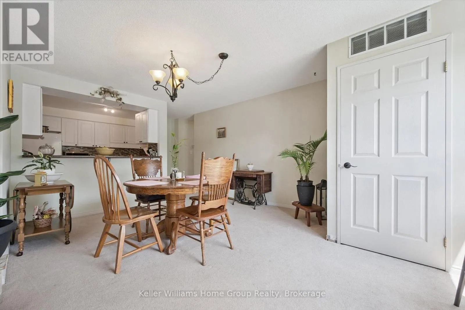 305 - 245 QUEEN STREET W #305