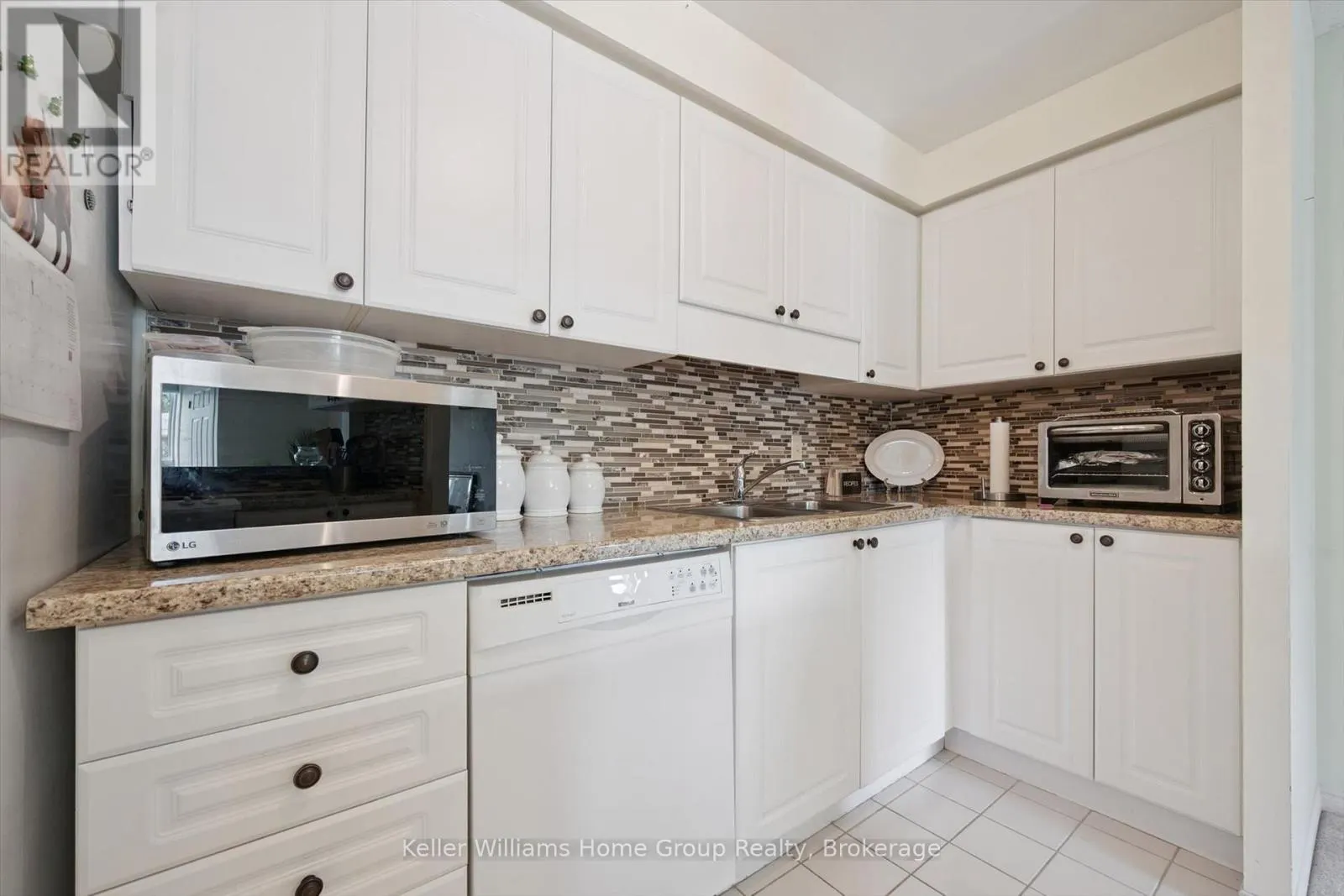 305 - 245 QUEEN STREET W #305
