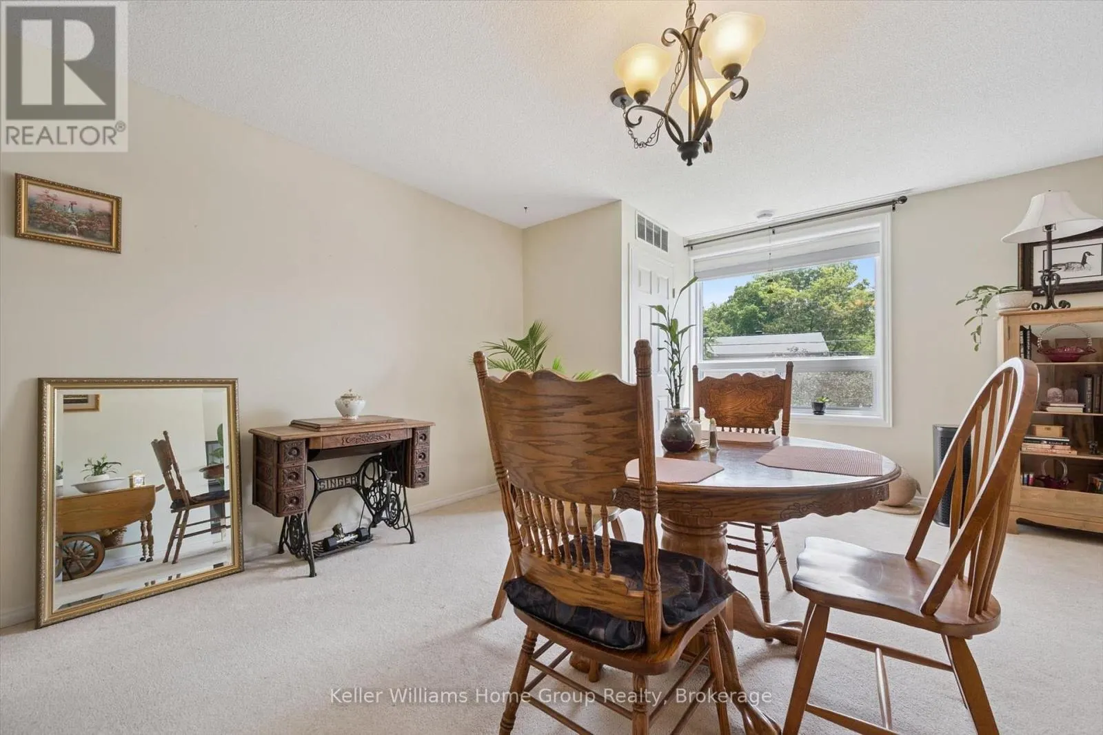 305 - 245 QUEEN STREET W #305