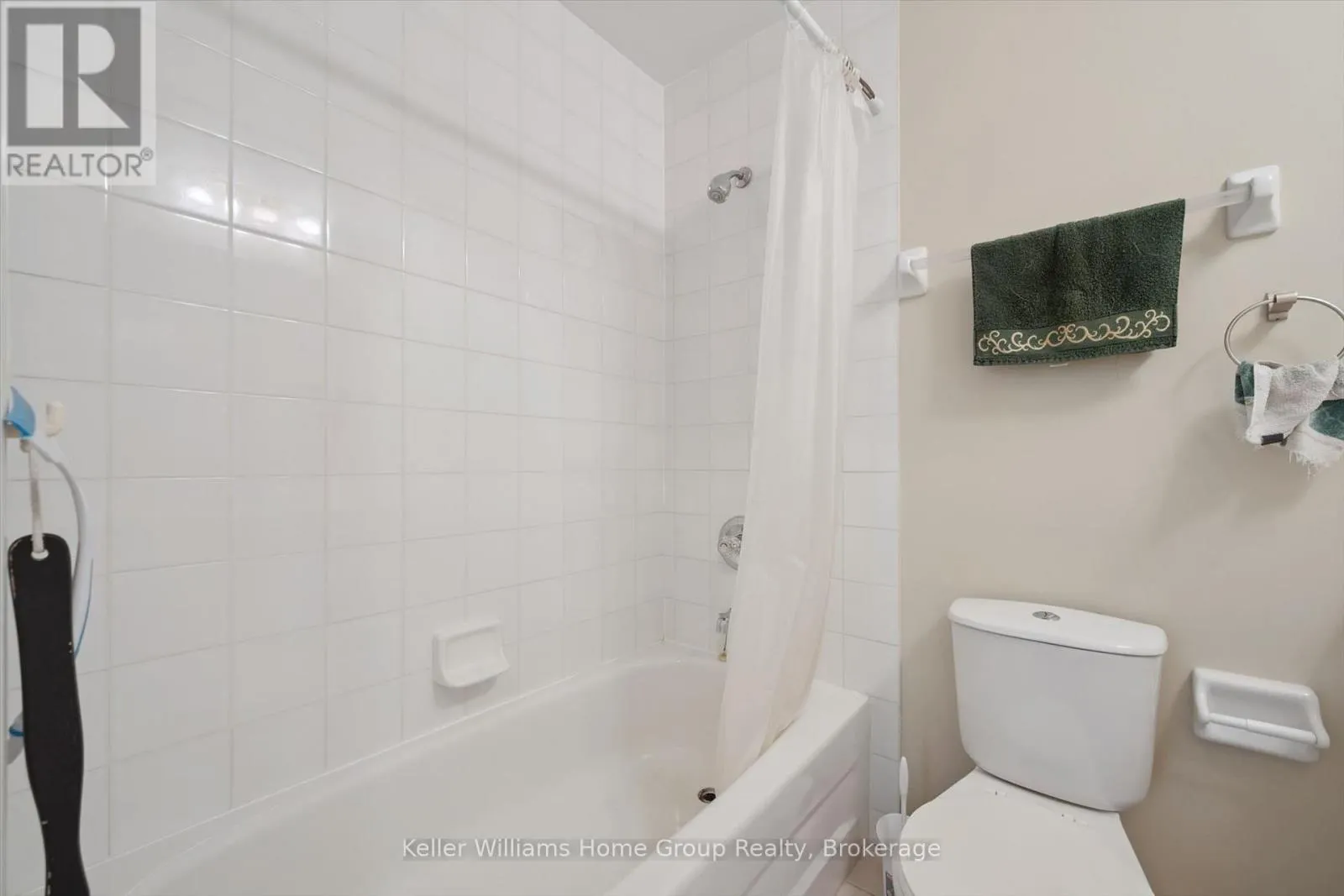 305 - 245 QUEEN STREET W #305