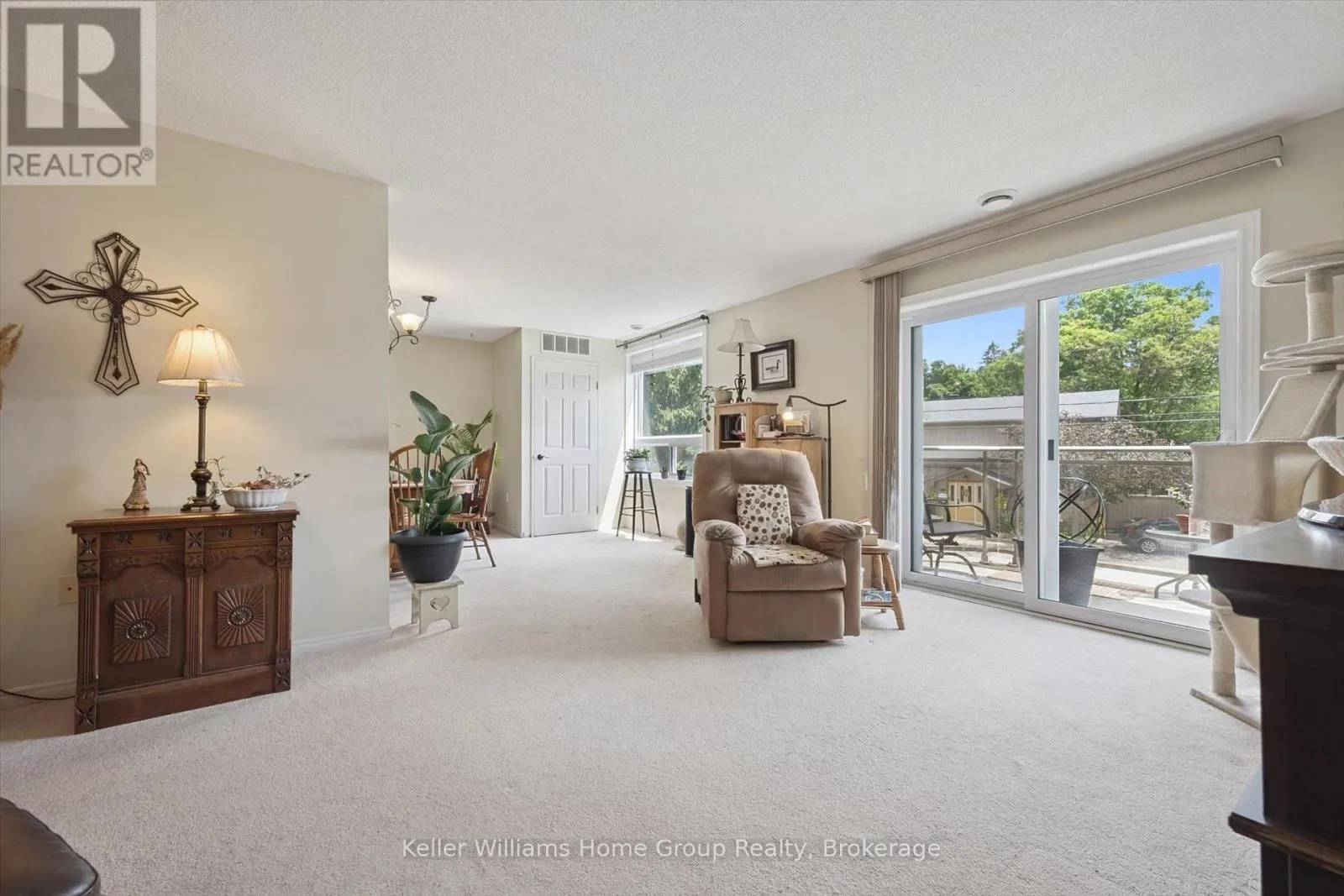 305 - 245 QUEEN STREET W #305