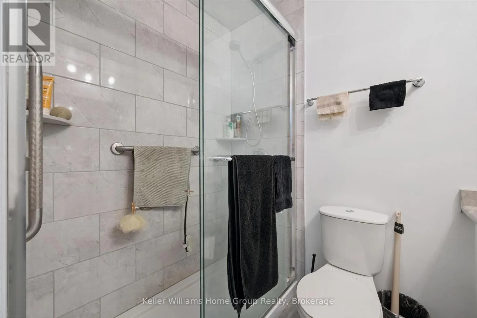 305 - 245 QUEEN STREET W #305
