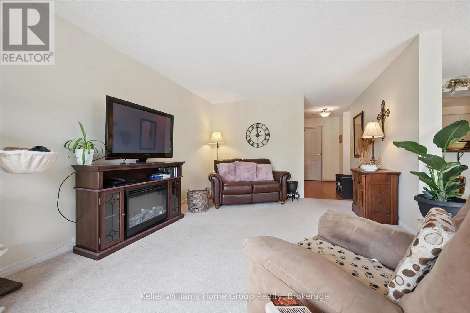 305 - 245 QUEEN STREET W #305