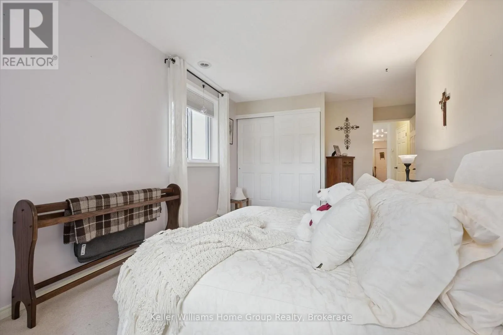 305 - 245 QUEEN STREET W #305