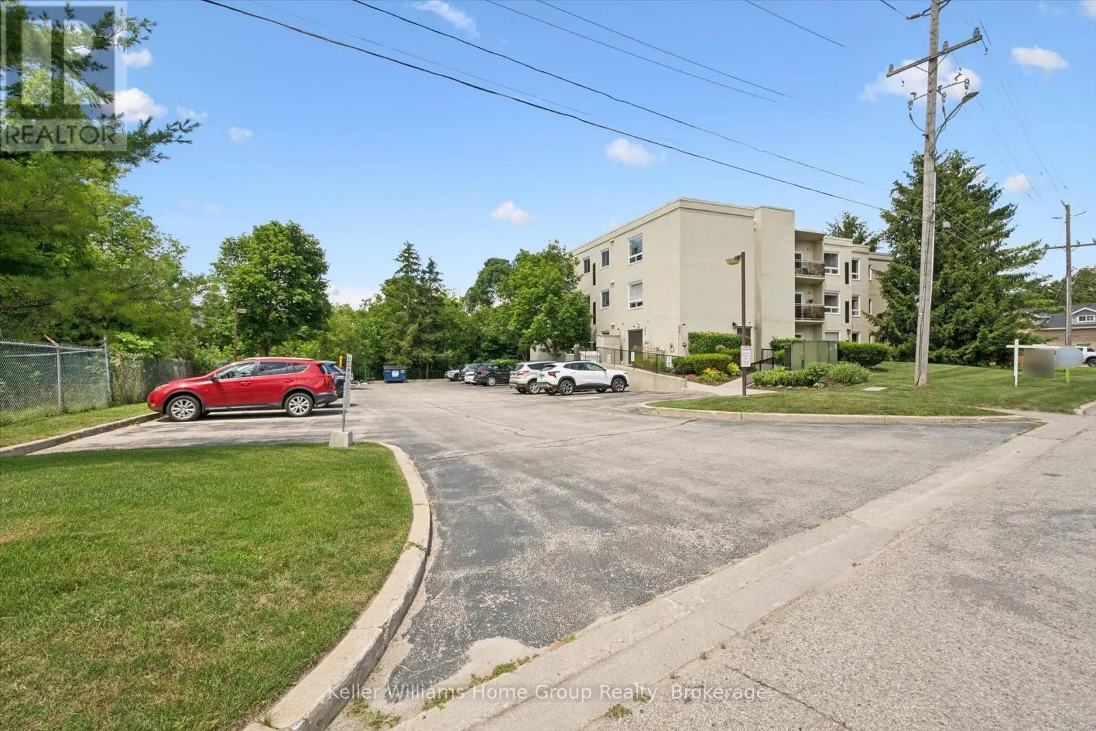 305 - 245 QUEEN STREET W #305
