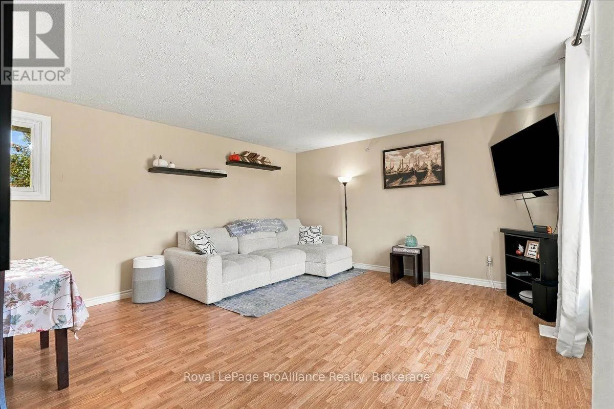 25 ASHLEY STREET