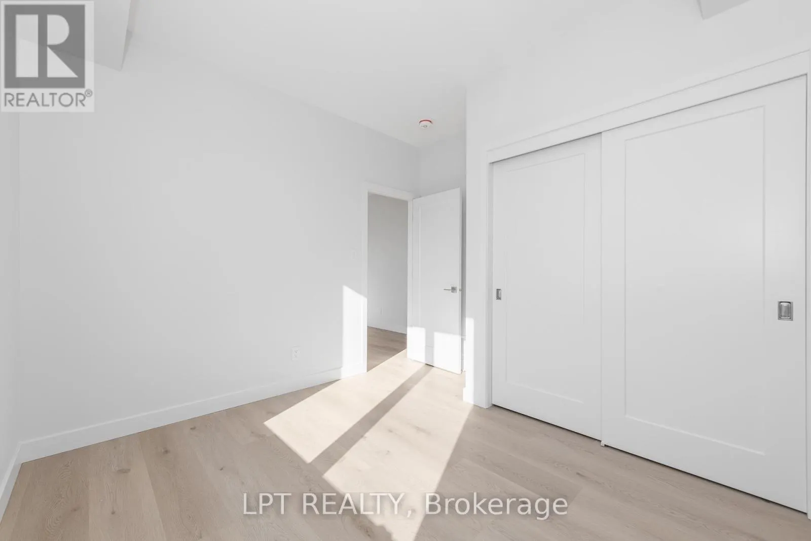 9 - 319 SHAKESPEARE STREET