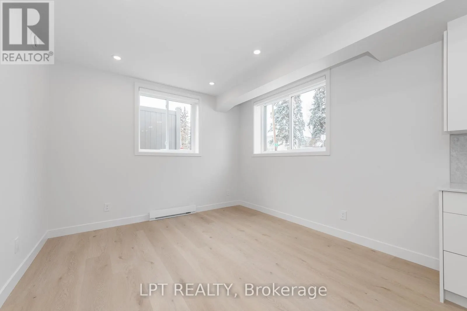 2 - 319 SHAKESPEARE STREET