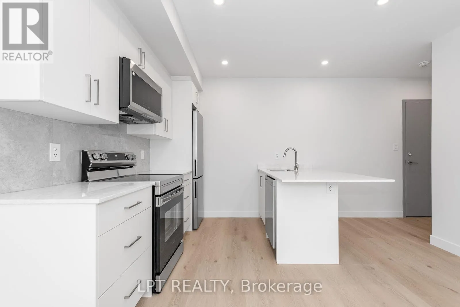 2 - 319 SHAKESPEARE STREET