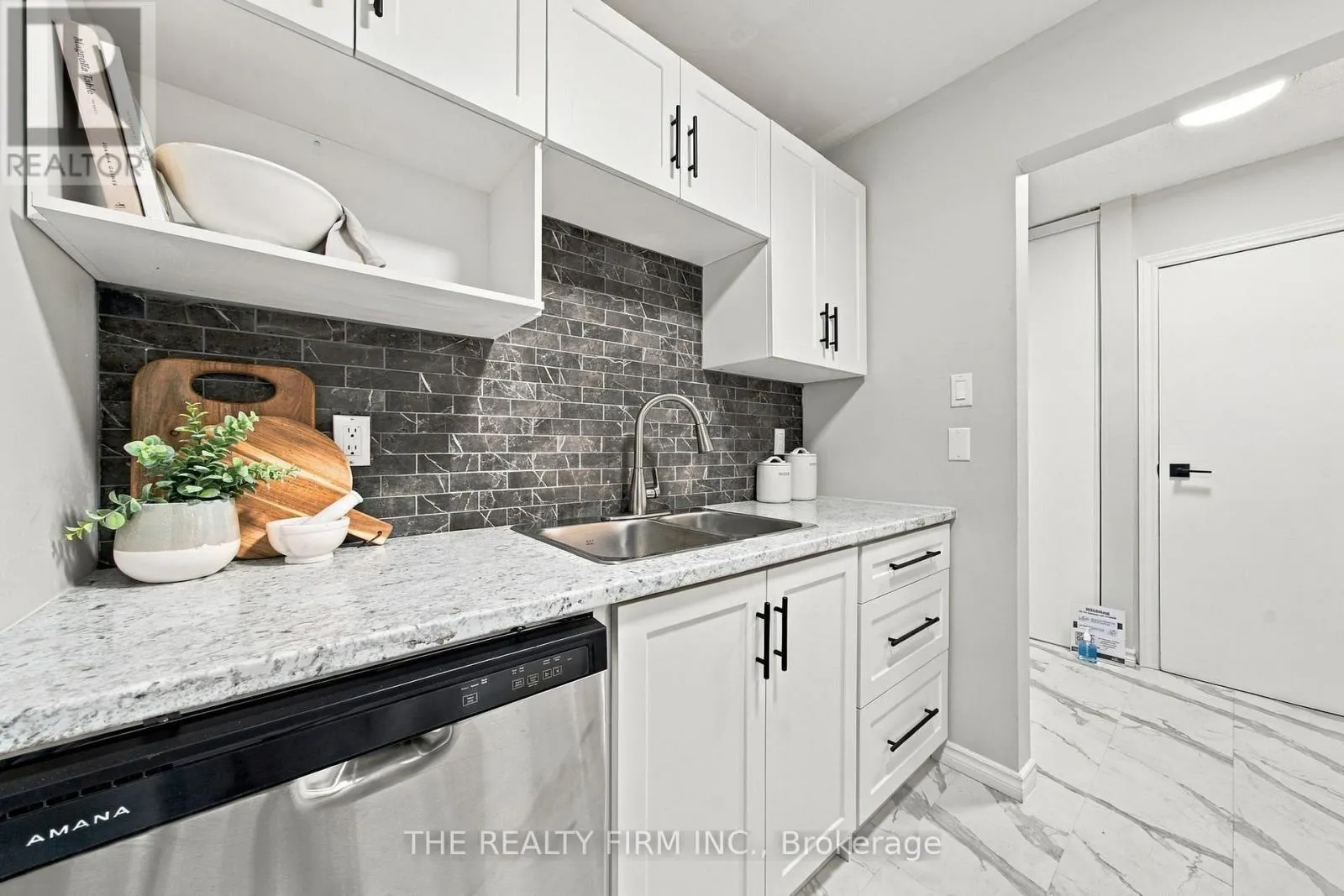 58 - 144 CONWAY DRIVE #58