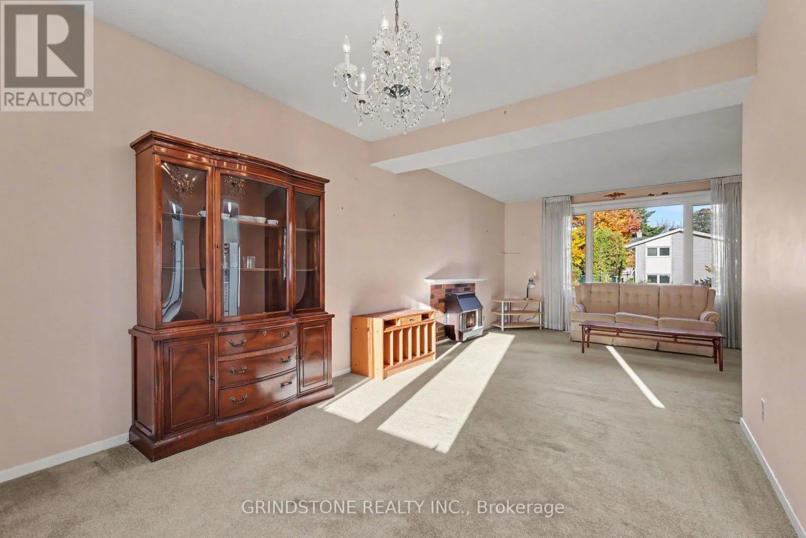 22 LAVINA CRESCENT