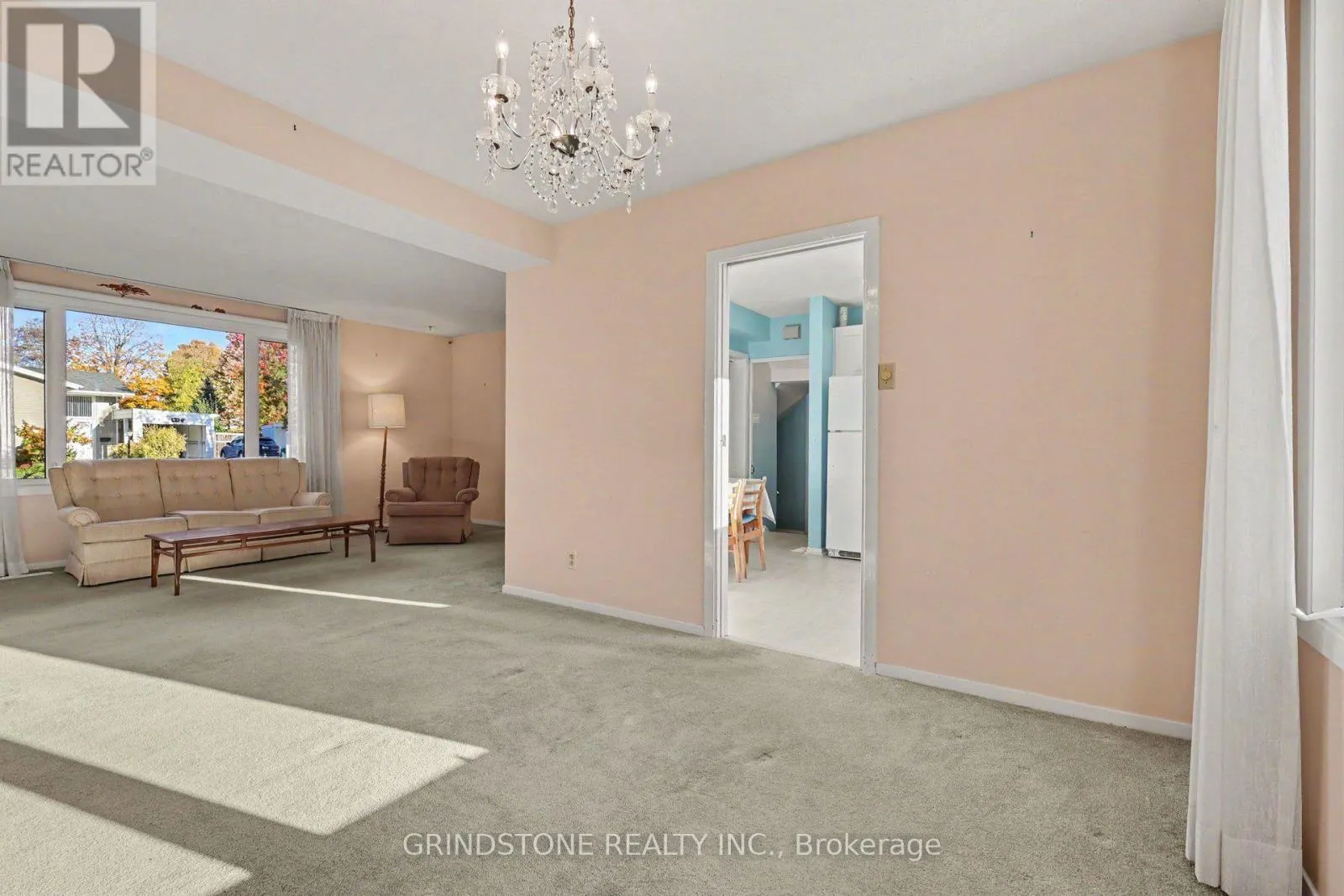 22 LAVINA CRESCENT