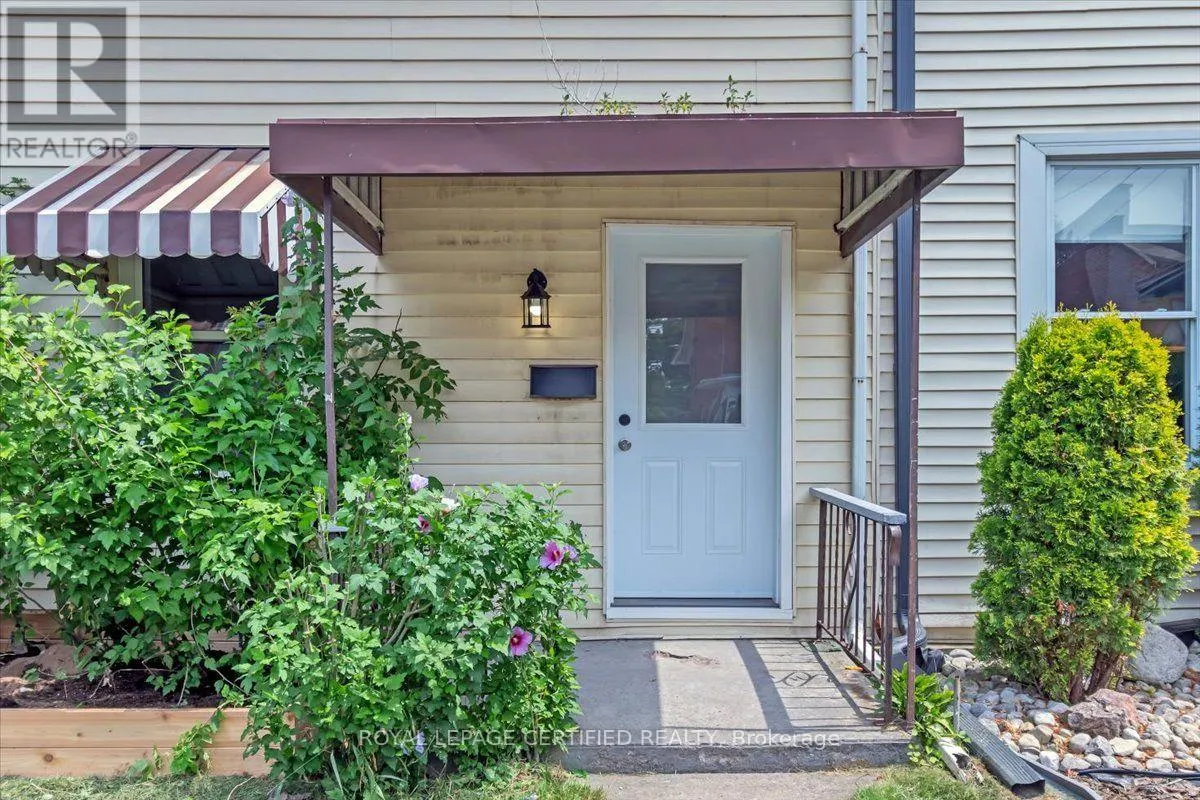 176 EMERALD STREET N
