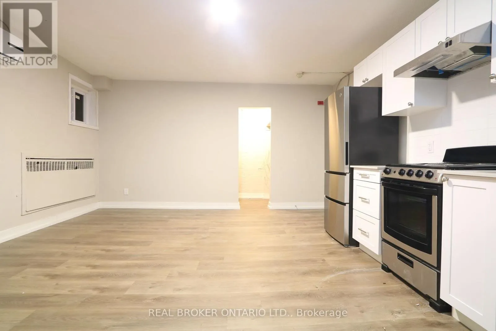 903-909 MAIN STREET E