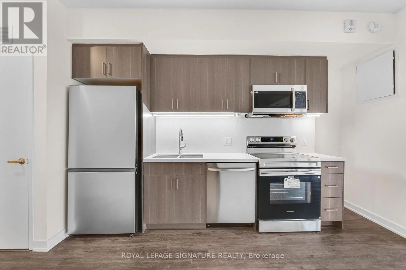 303 - 350 PRINCE CHARLES DRIVE S