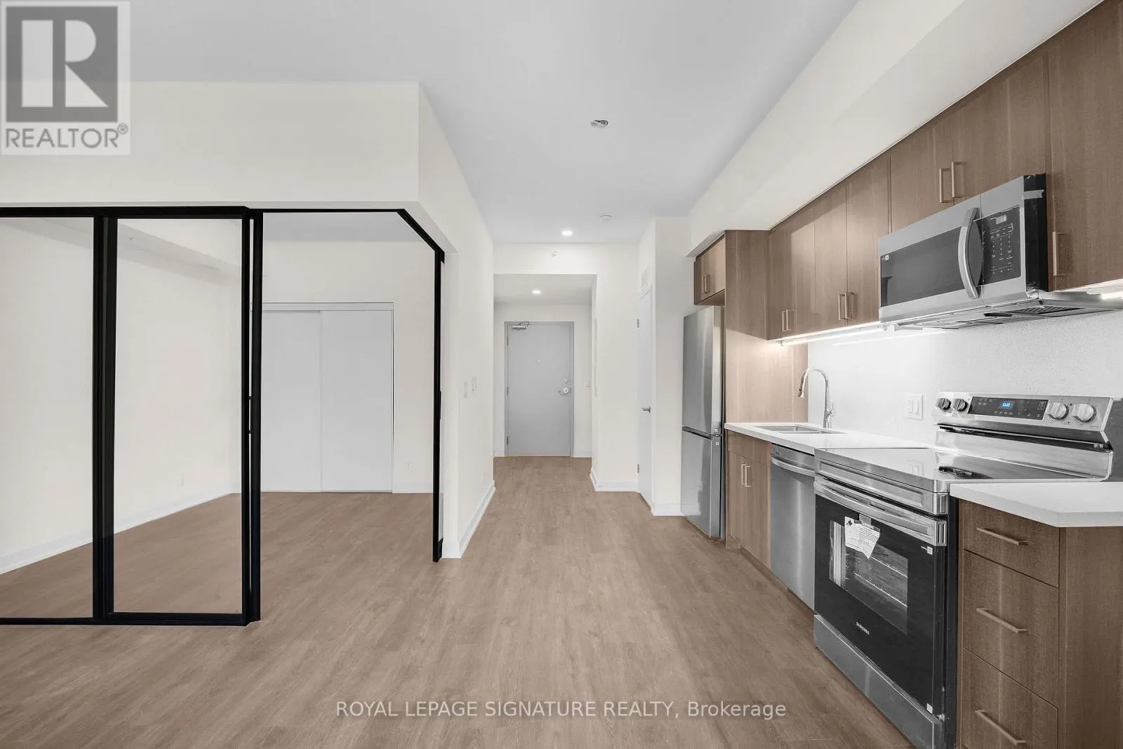 303 - 350 PRINCE CHARLES DRIVE S