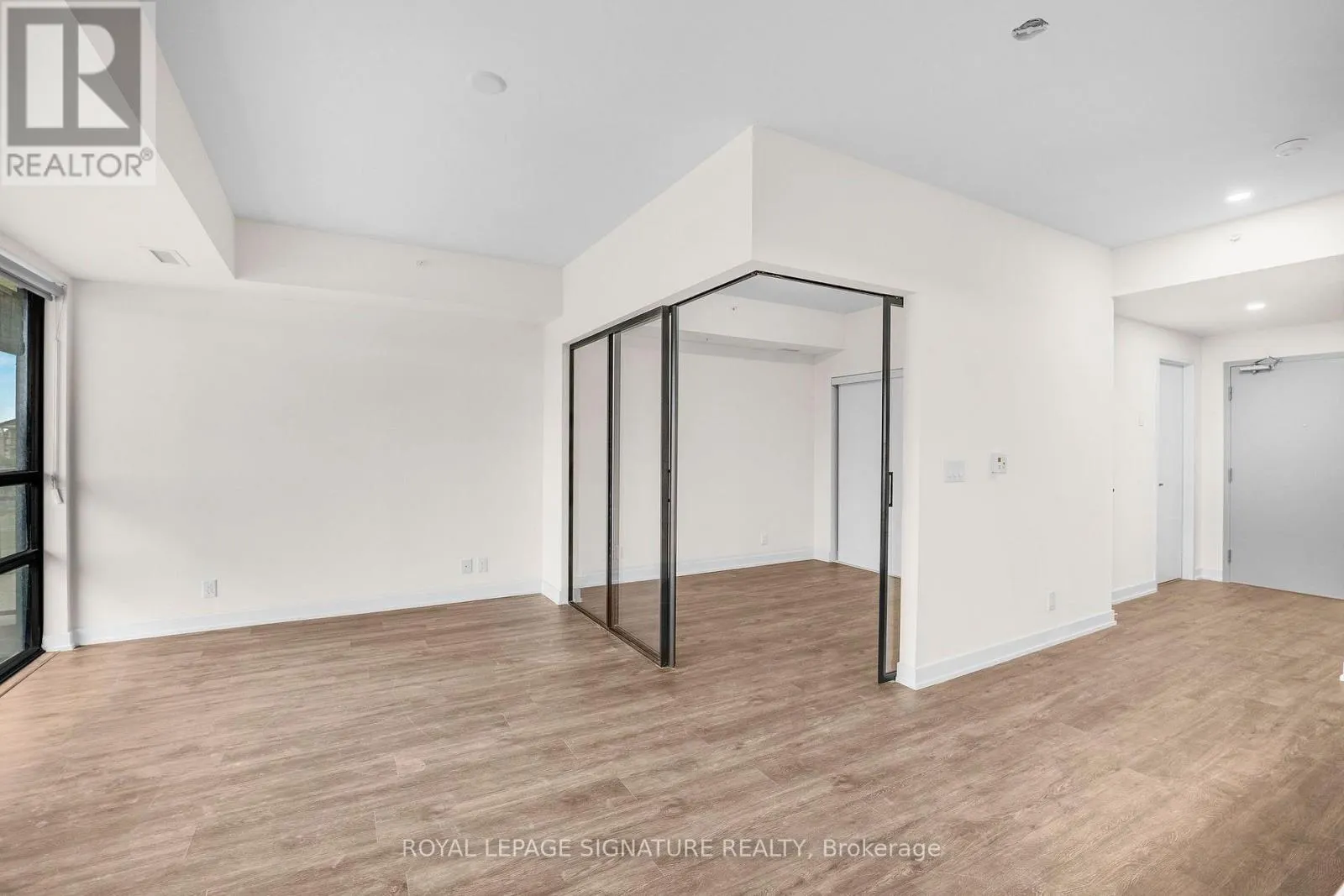 303 - 350 PRINCE CHARLES DRIVE S