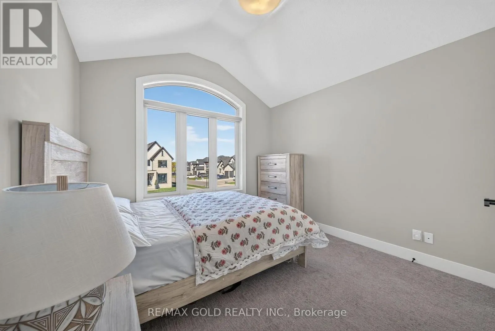 1867 FOUNTAIN GRASS DRIVE