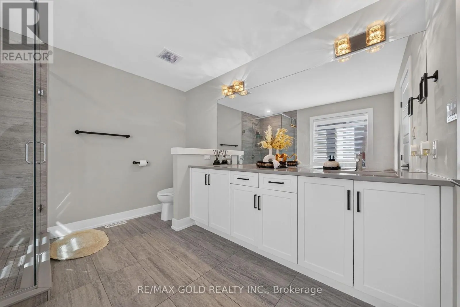 1867 FOUNTAIN GRASS DRIVE