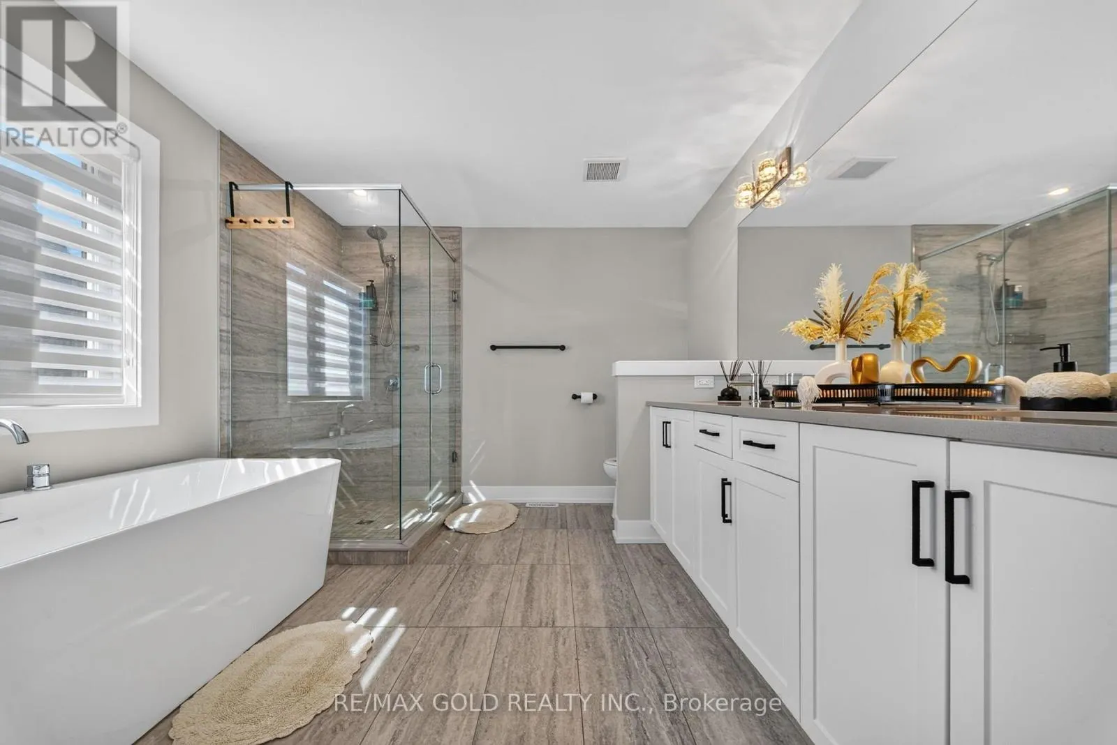 1867 FOUNTAIN GRASS DRIVE