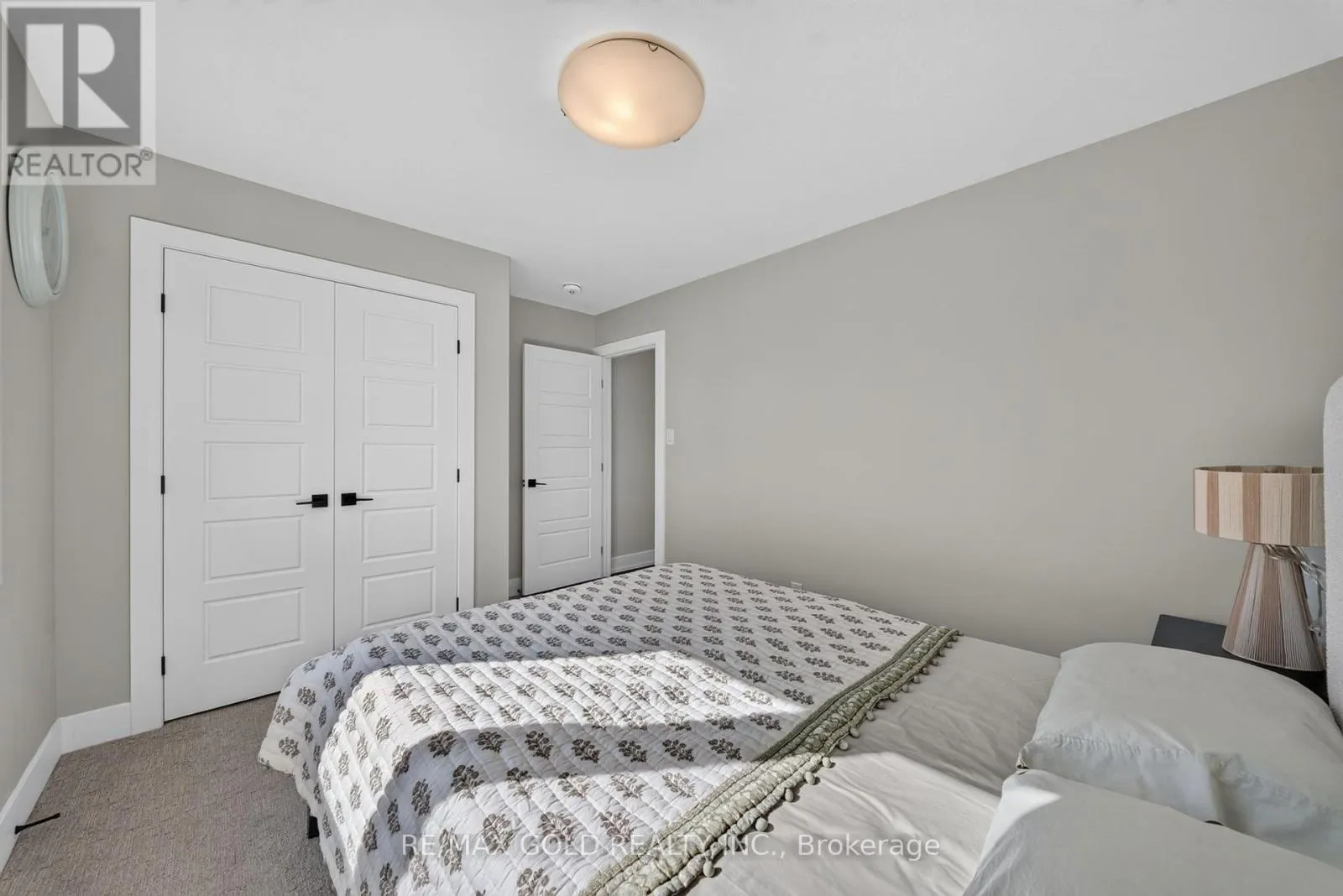 1867 FOUNTAIN GRASS DRIVE