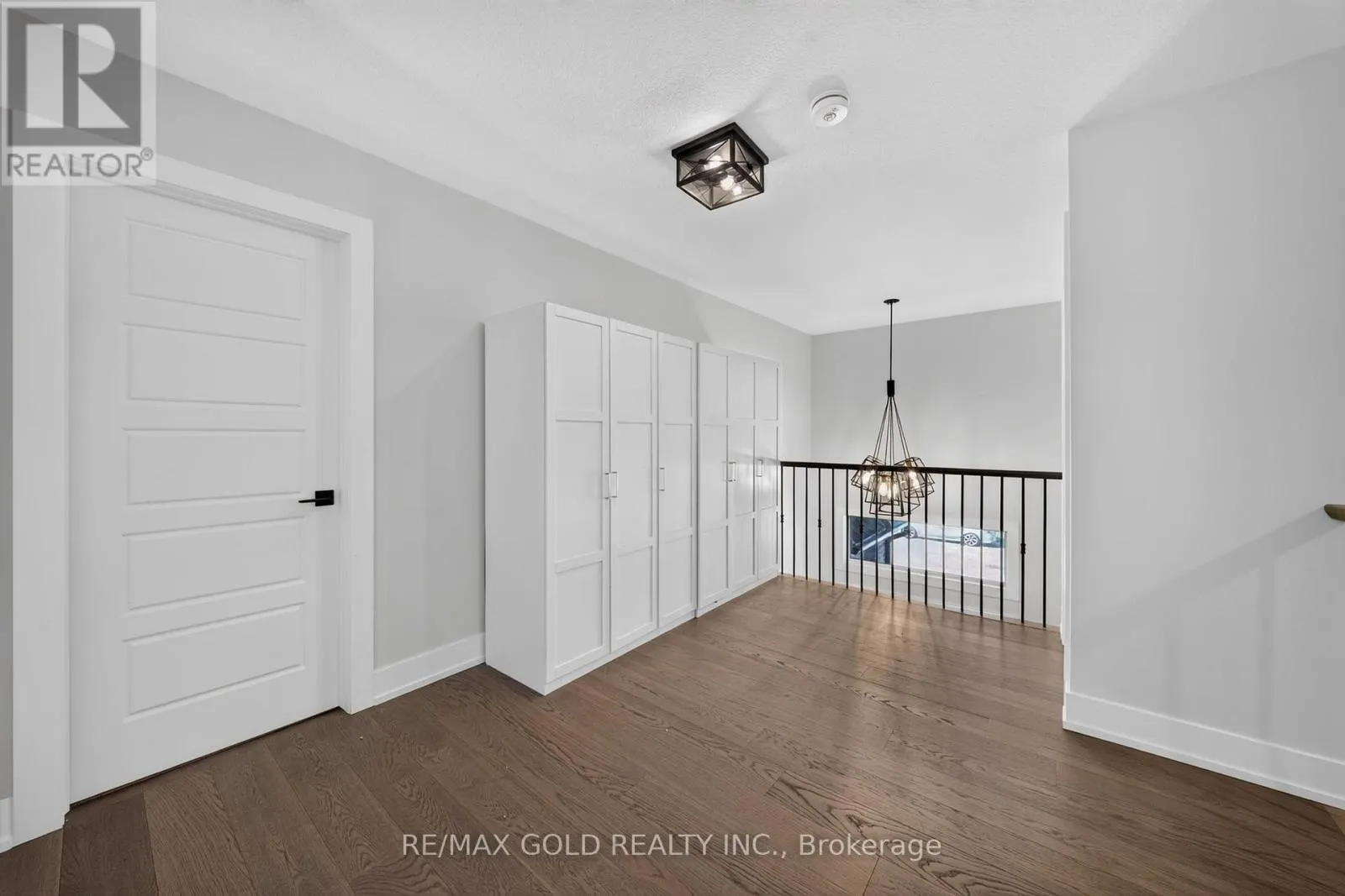 1867 FOUNTAIN GRASS DRIVE