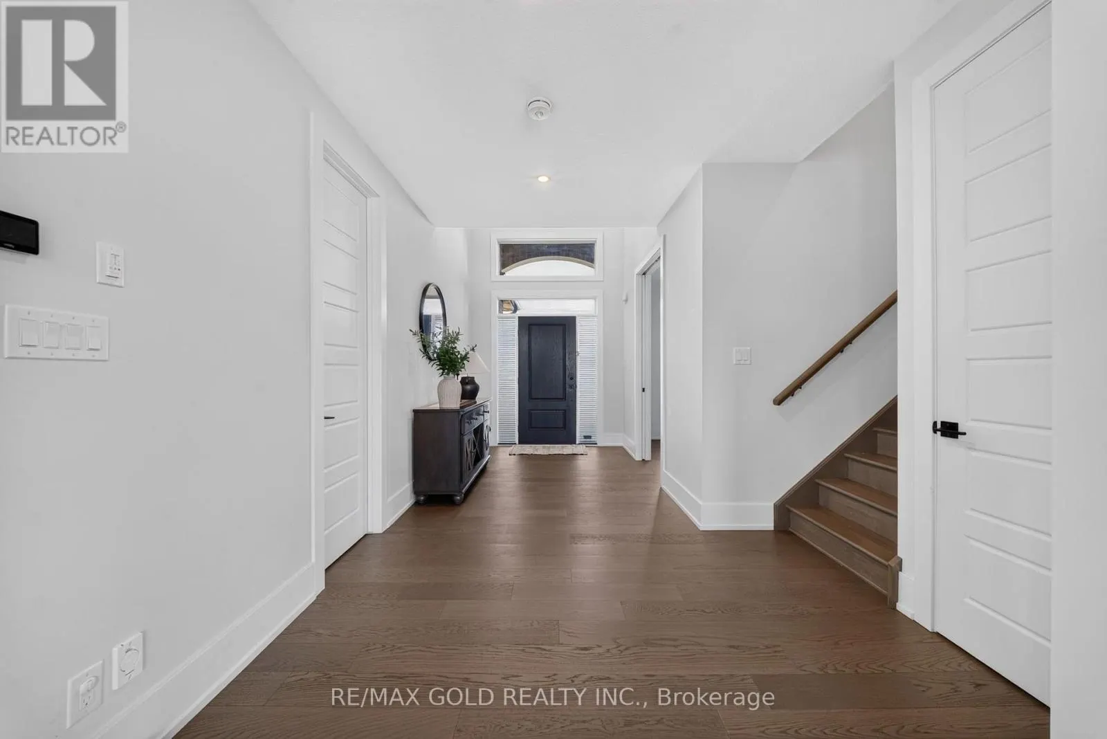 1867 FOUNTAIN GRASS DRIVE