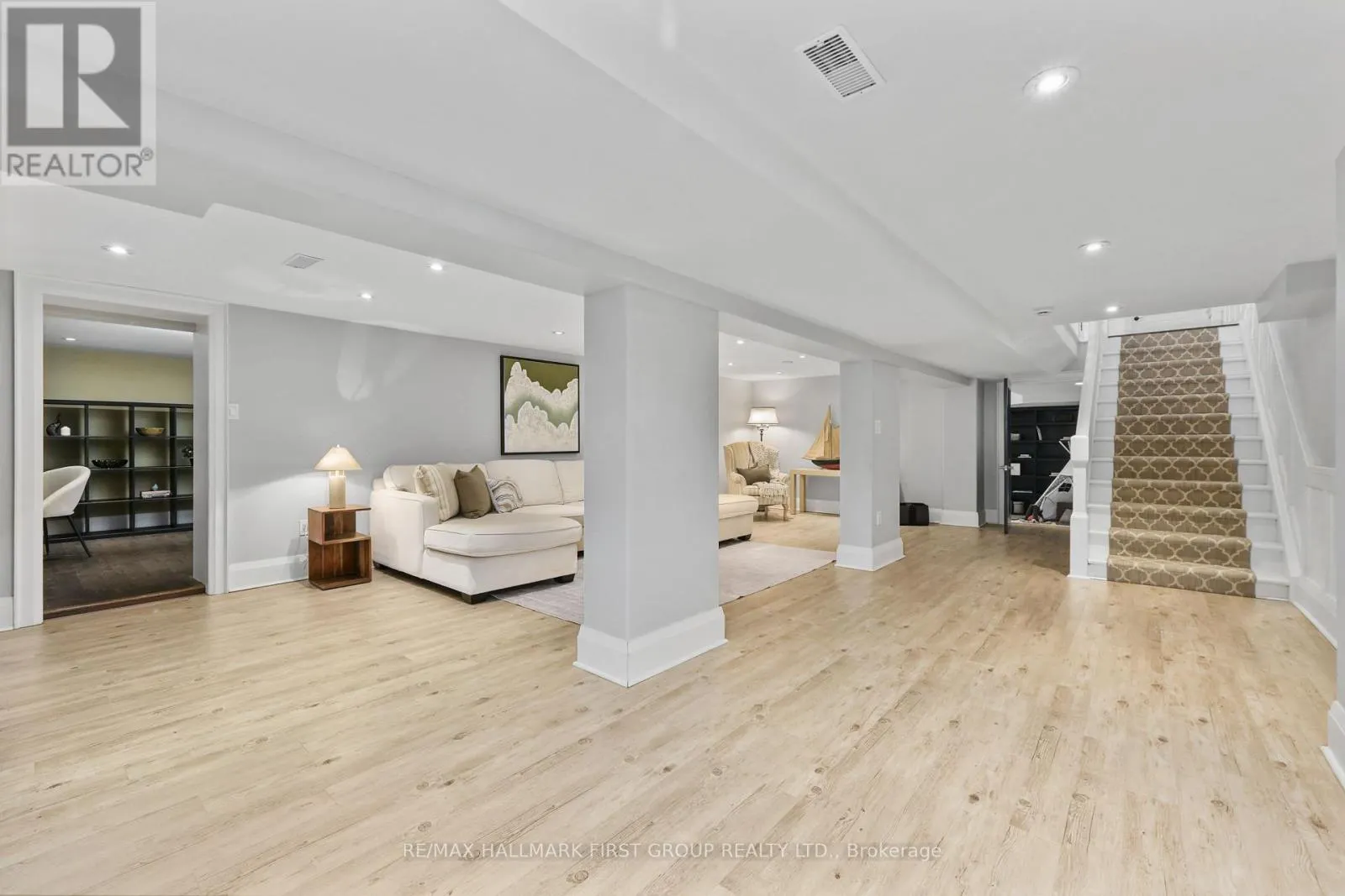 3 HAMILTON COURT