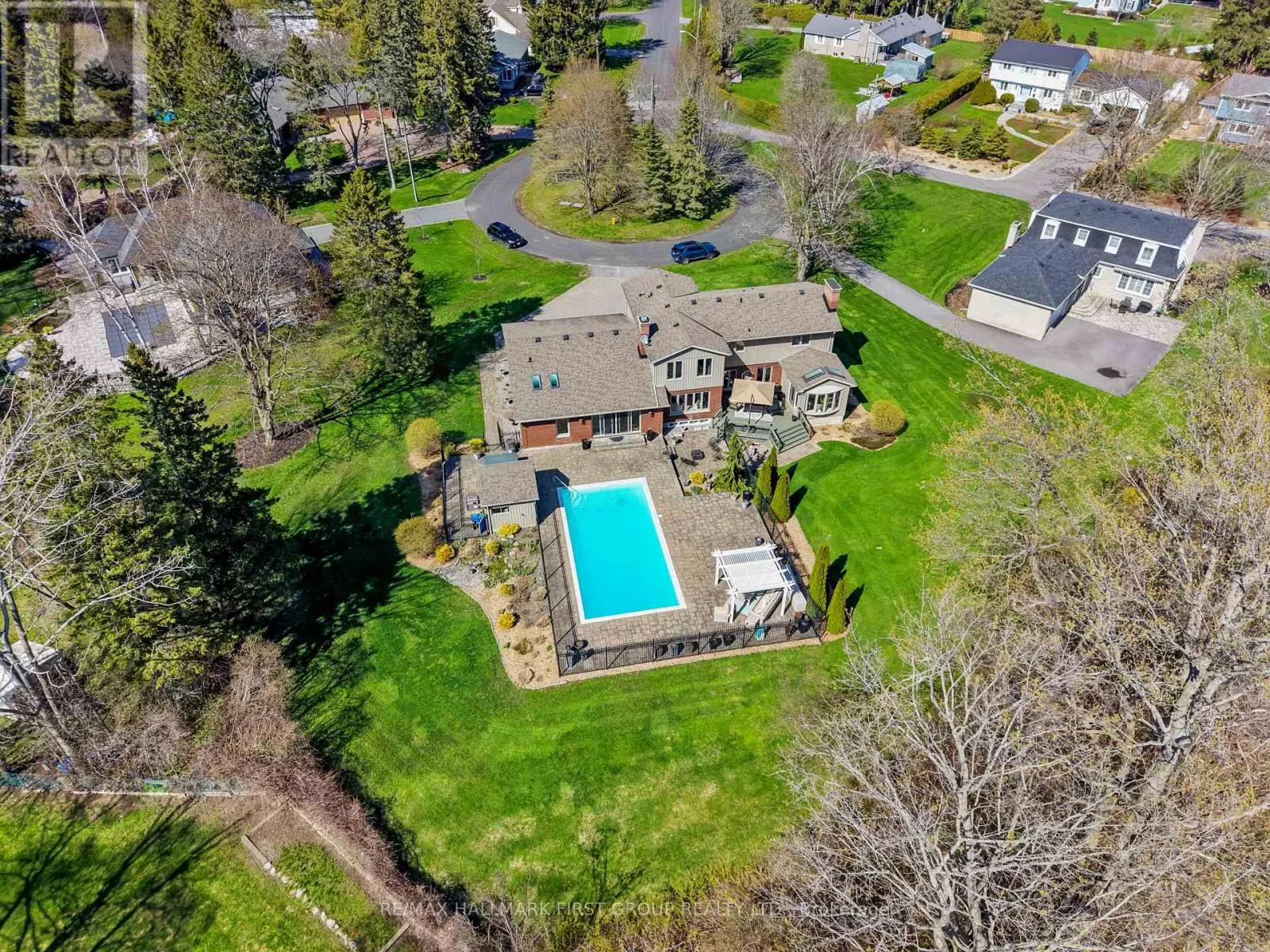 3 HAMILTON COURT